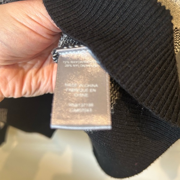 Super soft spongy feel checkered sweater - Picture 3 of 4